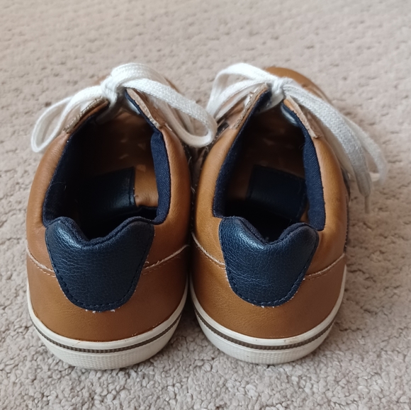 Boy's Cat & Jack Lace-up Sneaker (size 3Y) - Picture 3 of 4